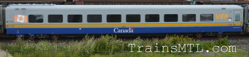 Passenger car VIA 3357 left side / Wagon de passager VIA 3357 coté gauche